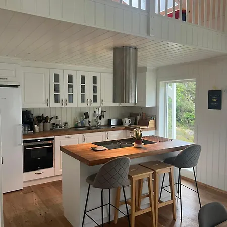Vakantiehuis Entire Seaside With Private Beach!
